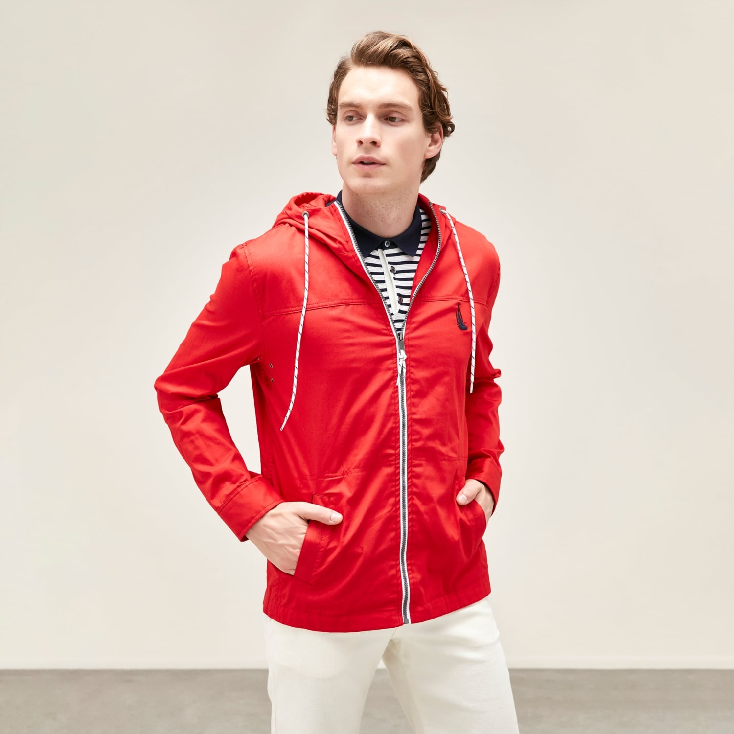 İP DETAYLI KAPÜŞONLU İNCE PAMUKLU YAĞMURLUK