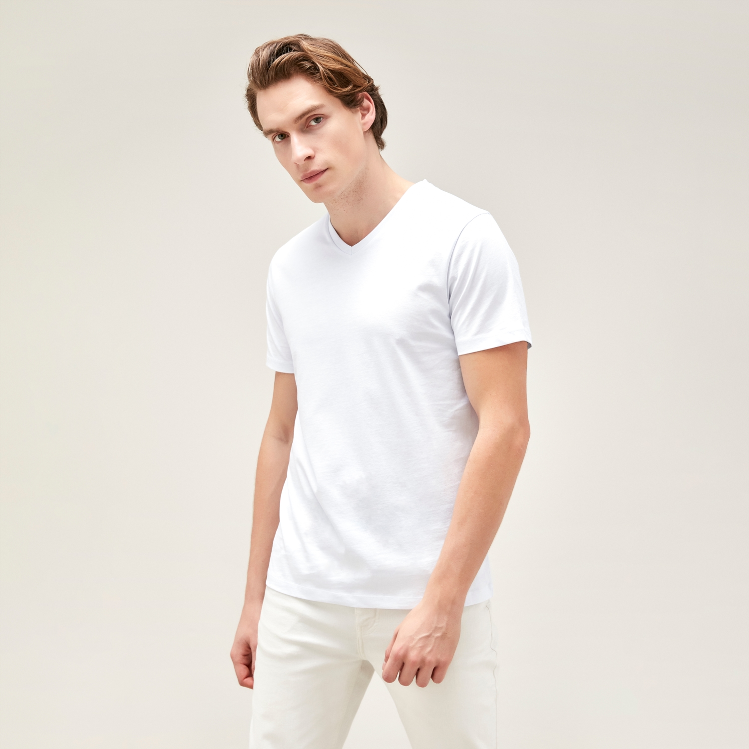 V YAKA PAMUKLU KISA KOLLU T-SHIRT