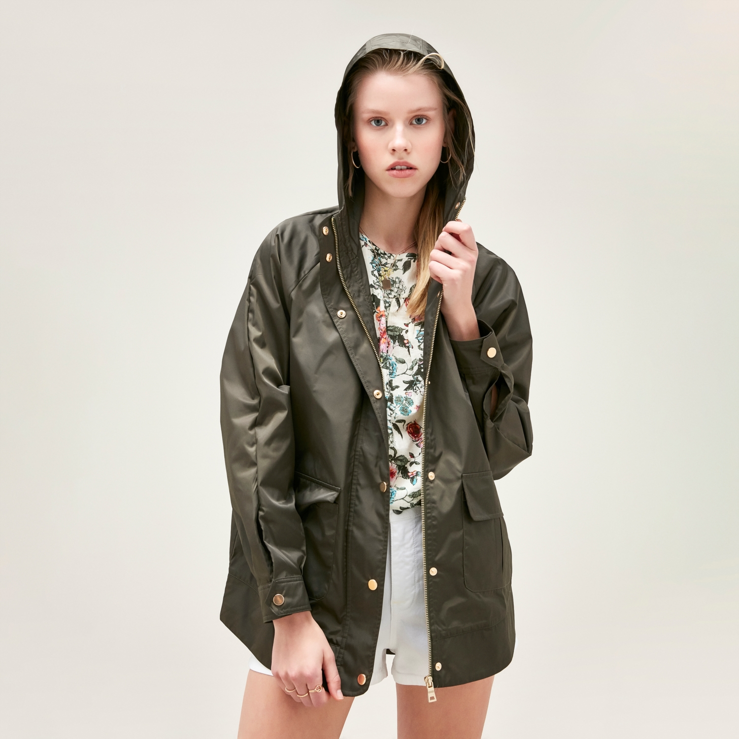 KAPÜŞONLU İNCE PARKA