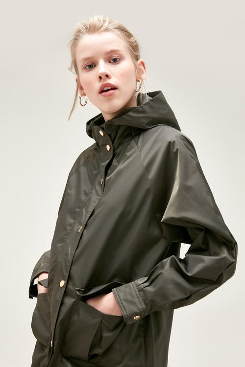  KAPÜŞONLU İNCE PARKA