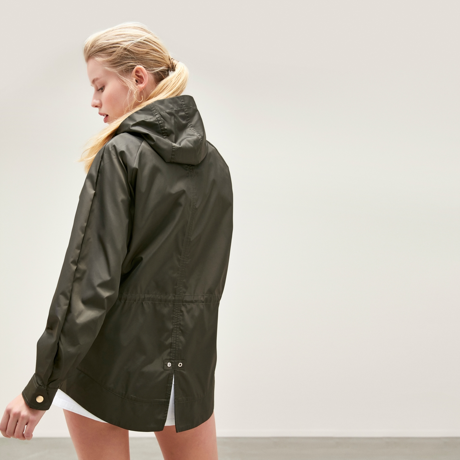 KAPÜŞONLU İNCE PARKA