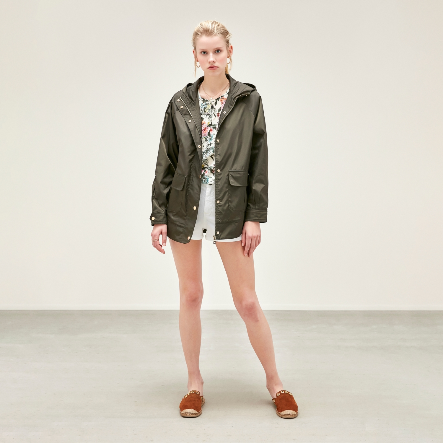 KAPÜŞONLU İNCE PARKA