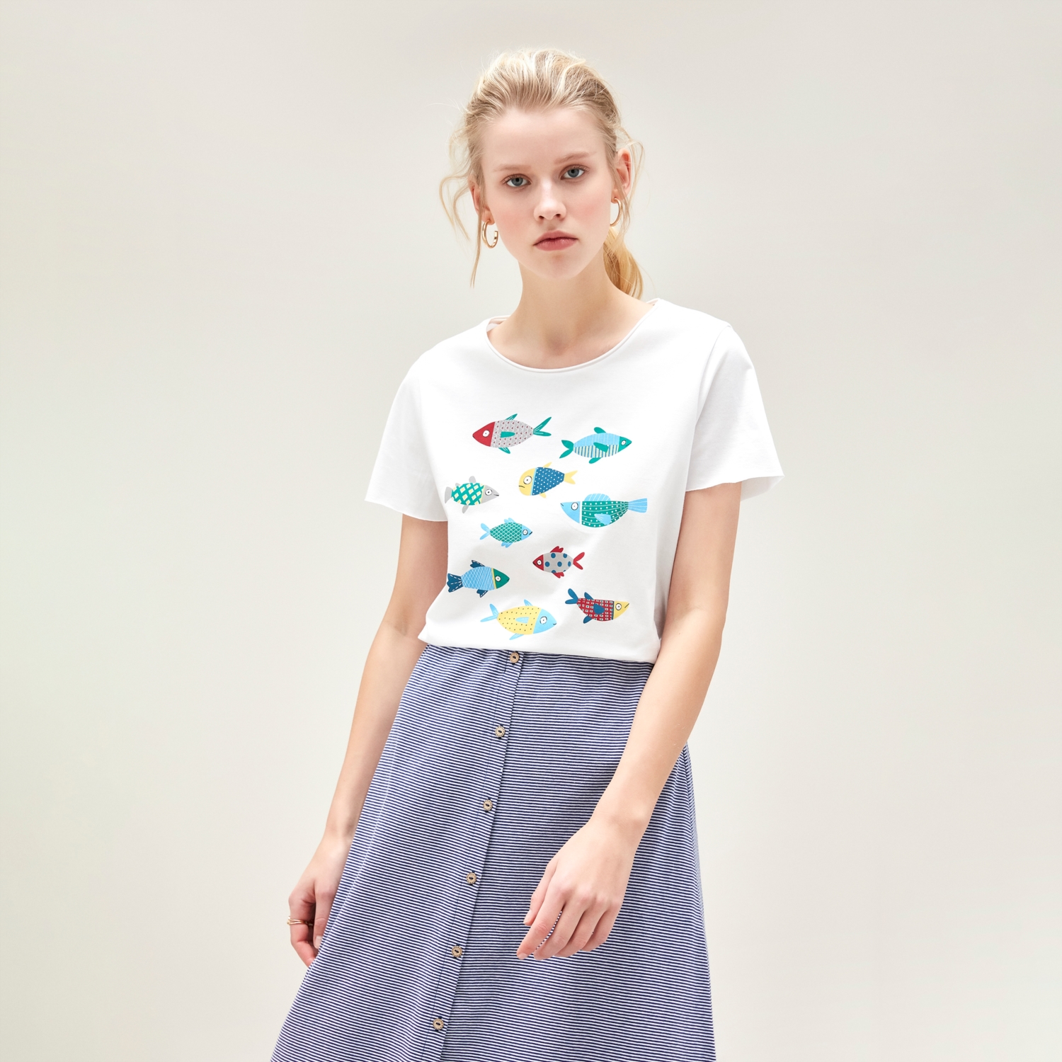 BALIK DESENLİ PAMUKLU T-SHIRT