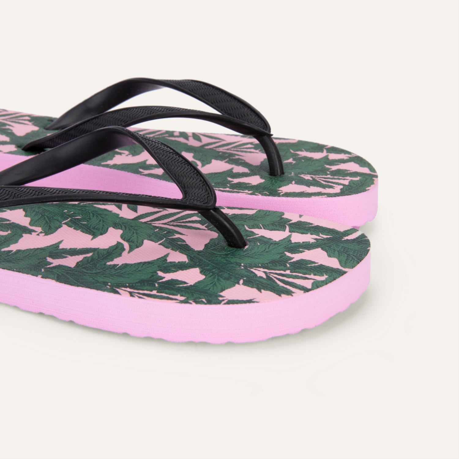 PARMAK ARASI PLAJ TERLİĞİ