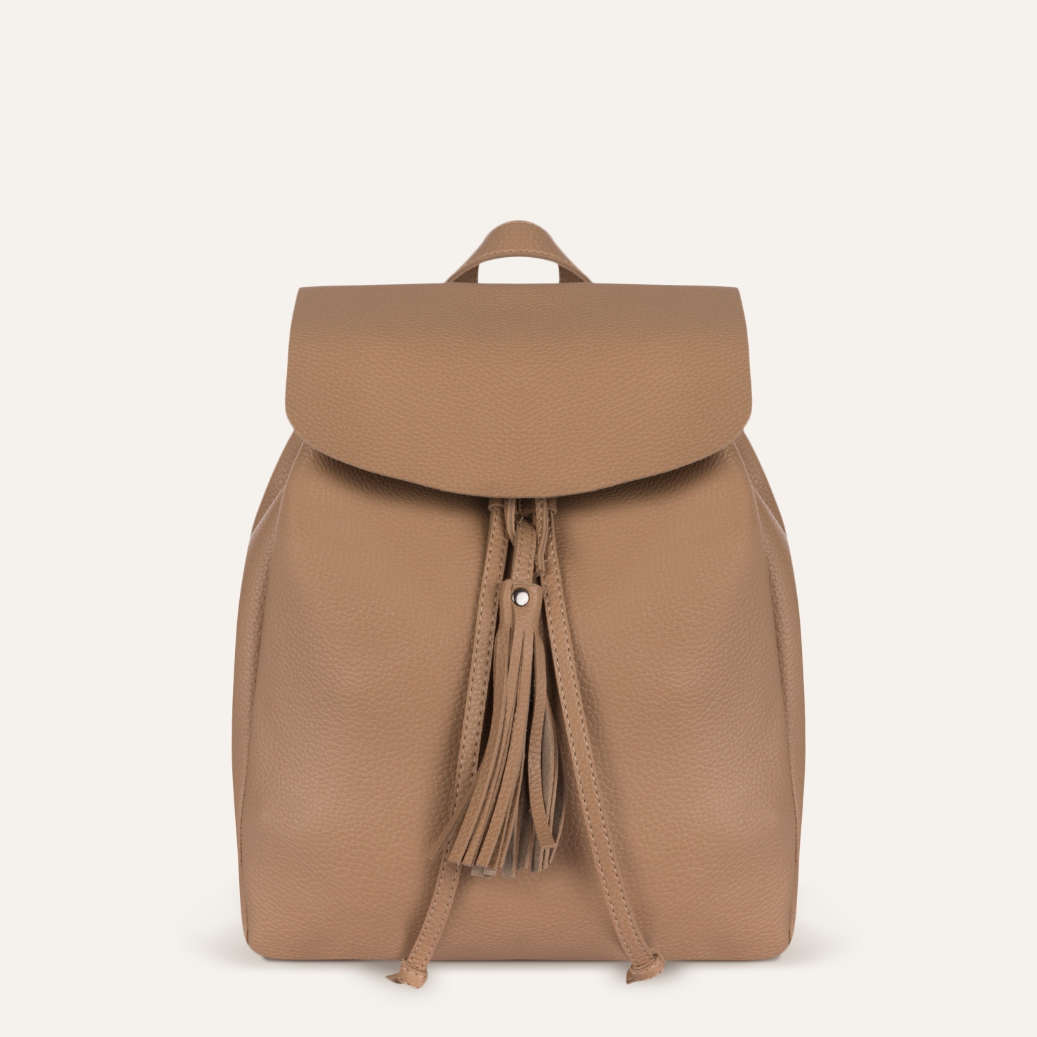 PÜSKÜL DETAYLI DERİ GÖRÜNÜMLÜ SIRT ÇANTASI