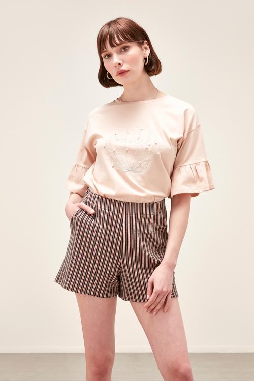  İNCİ DETAYLI PAMUKLU KISA KOL T-SHIRT