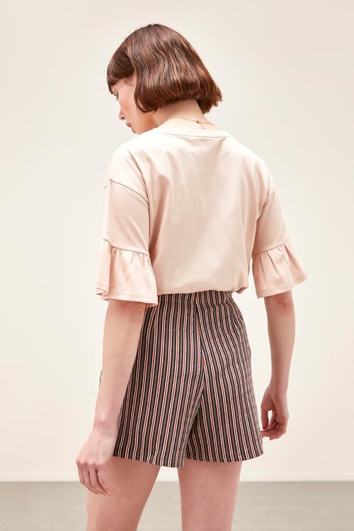  İNCİ DETAYLI PAMUKLU KISA KOL T-SHIRT