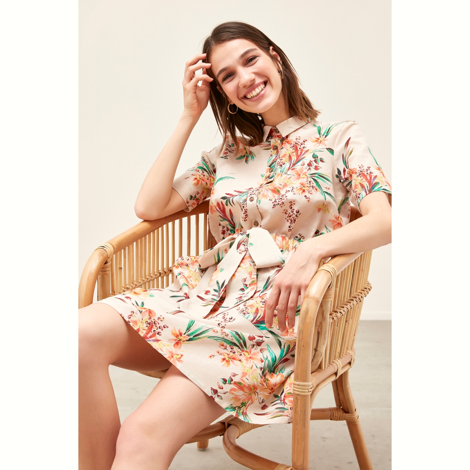 ÇİÇEK BASKILI BAĞLAMALI ELBİSE