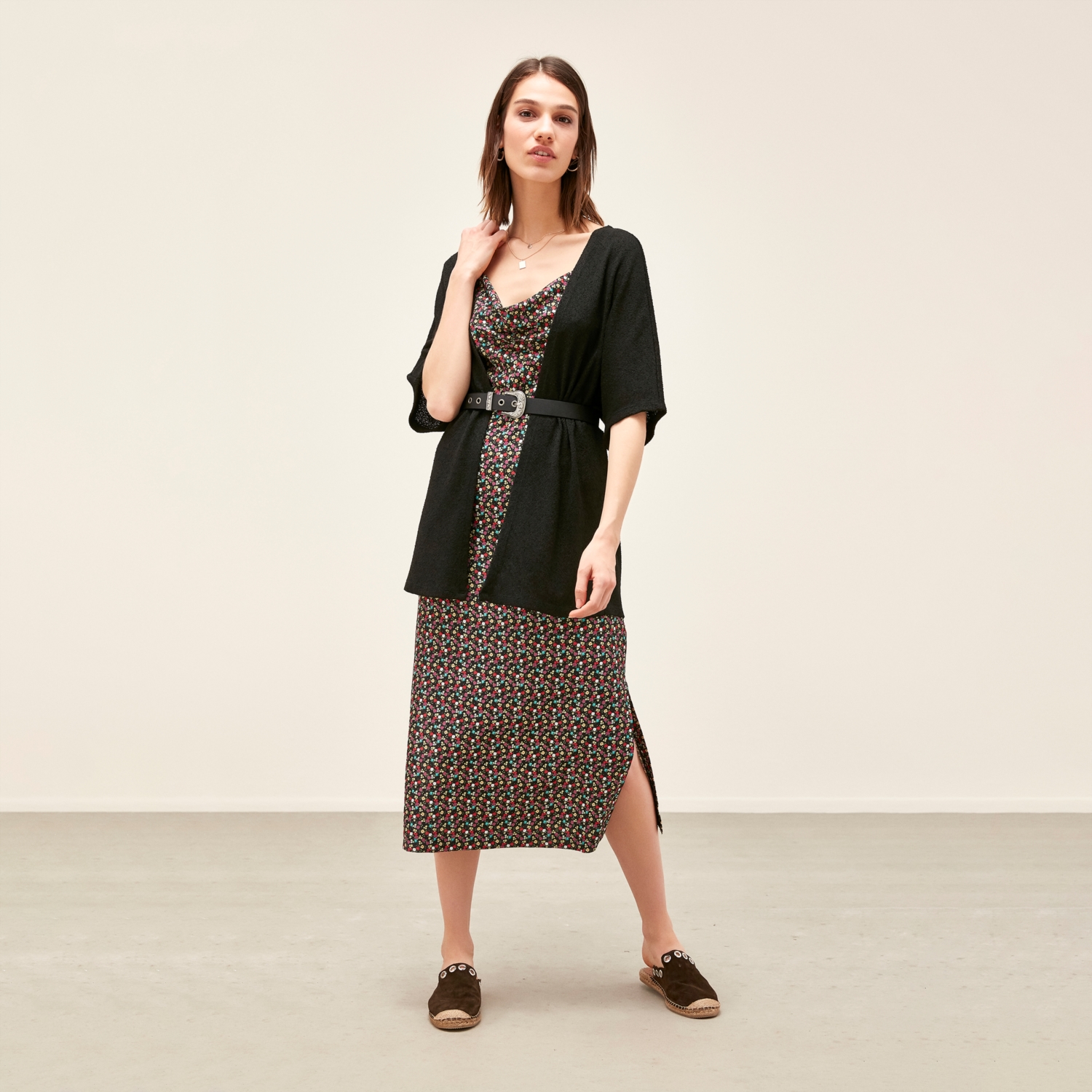 AÇIK YAKA ÖRME HIRKA