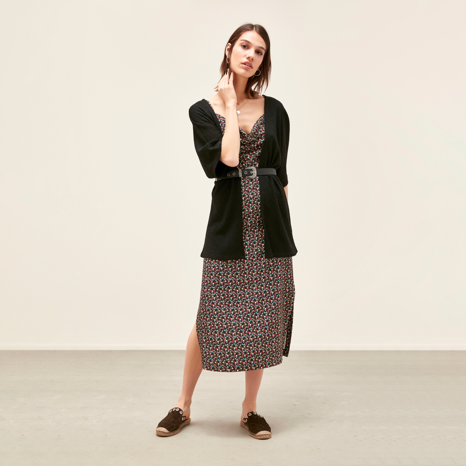 AÇIK YAKA ÖRME HIRKA