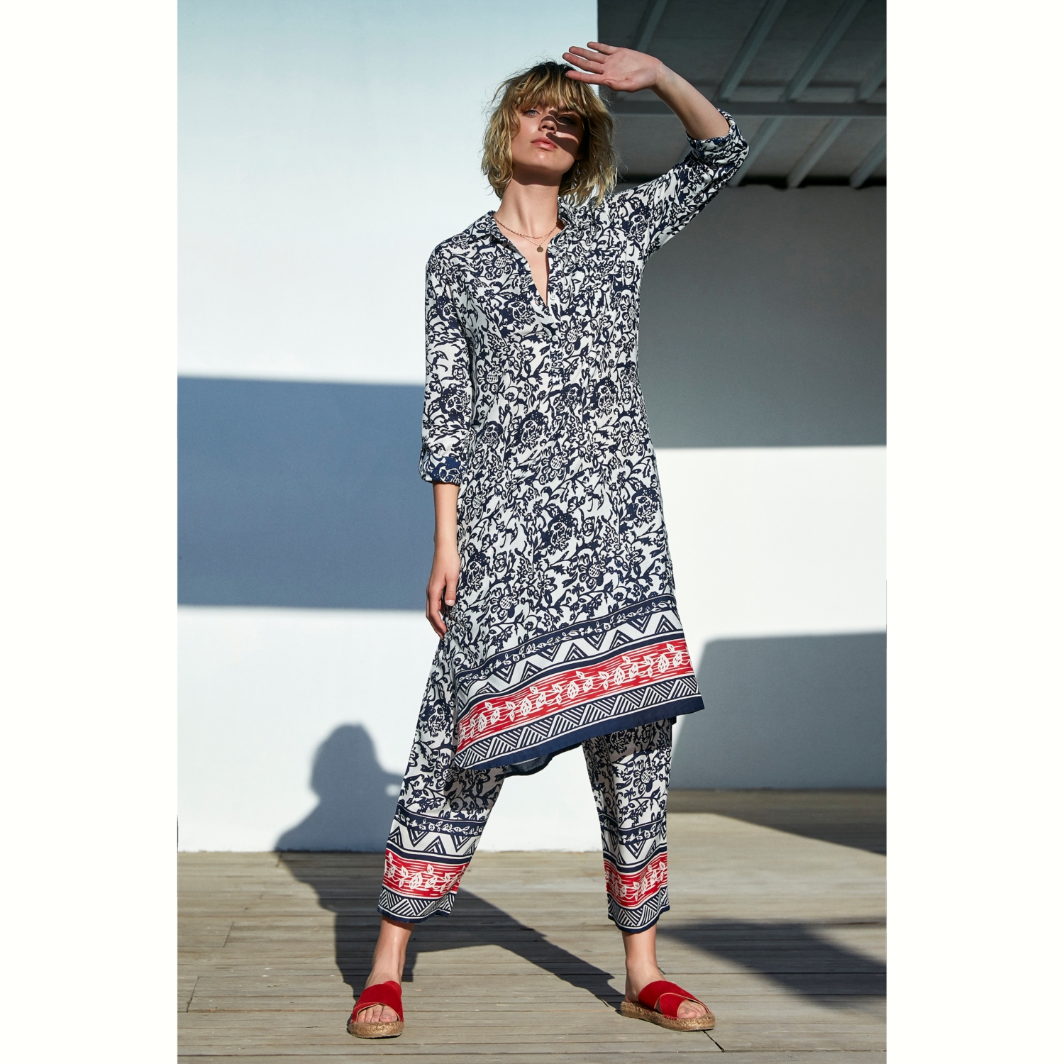 ETNİK DESENLİ MİDİ BOY GÖMLEK ELBİSE