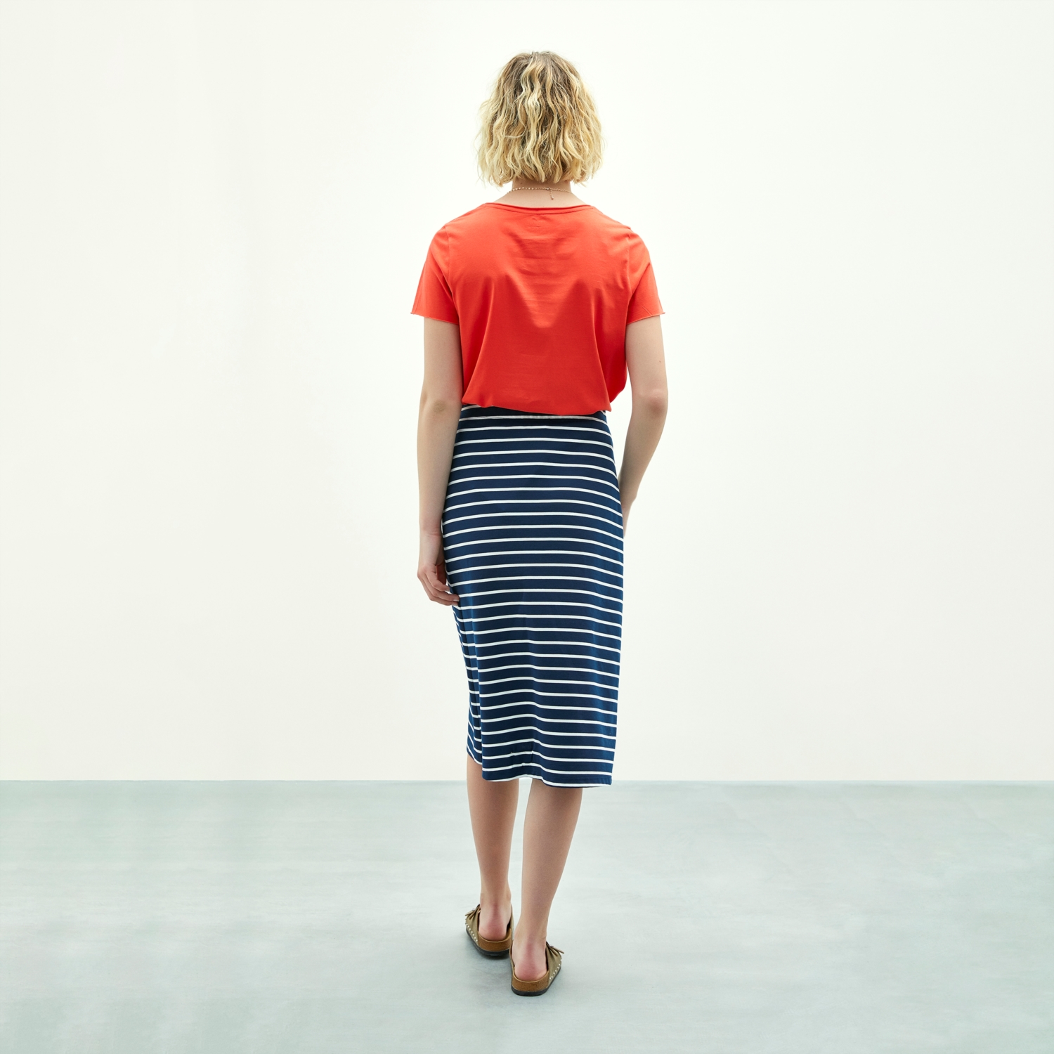 ÇİZGİ DETAYLI A FORM MİDİ BOY ETEK