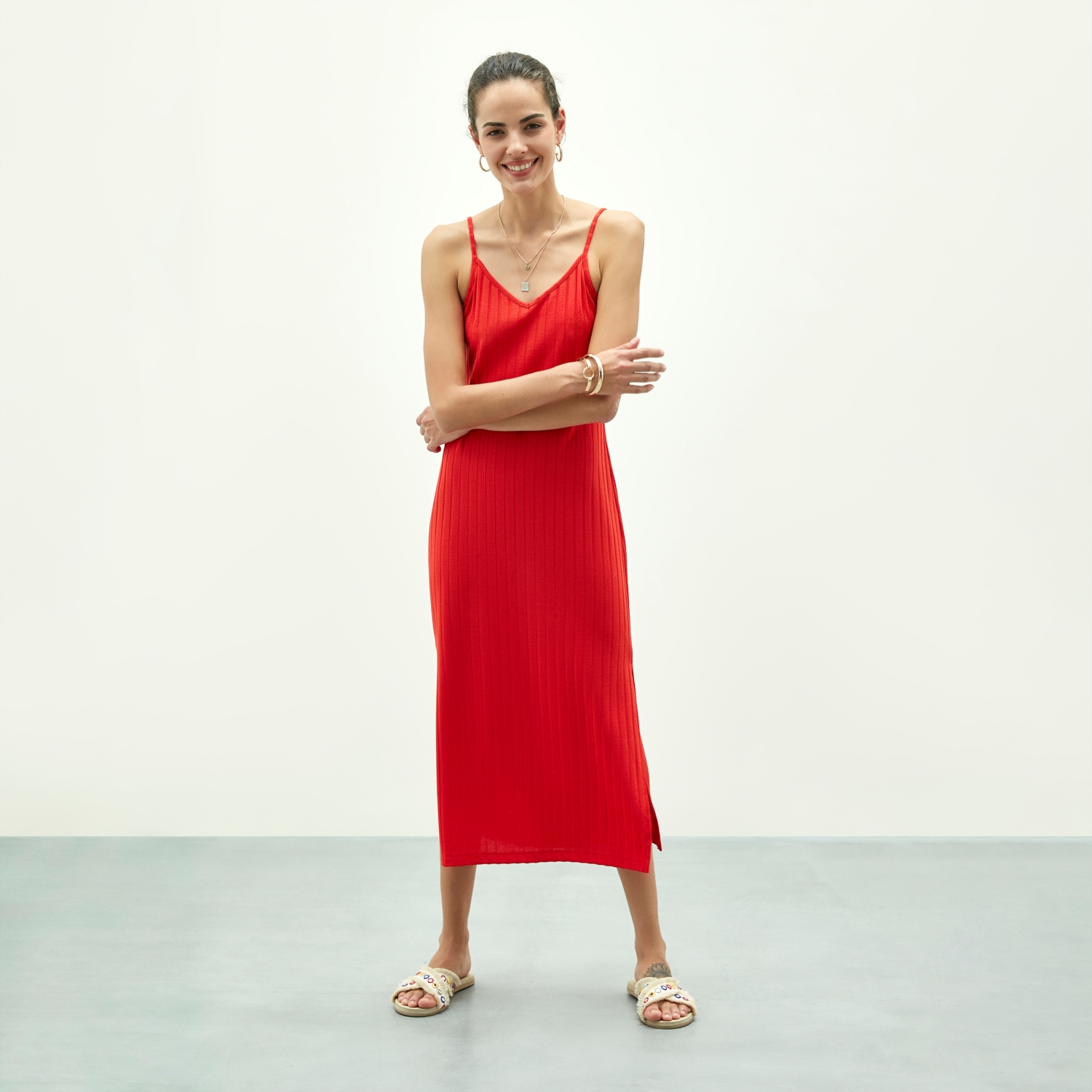 ASKILI MAXİ BOY ELBİSE