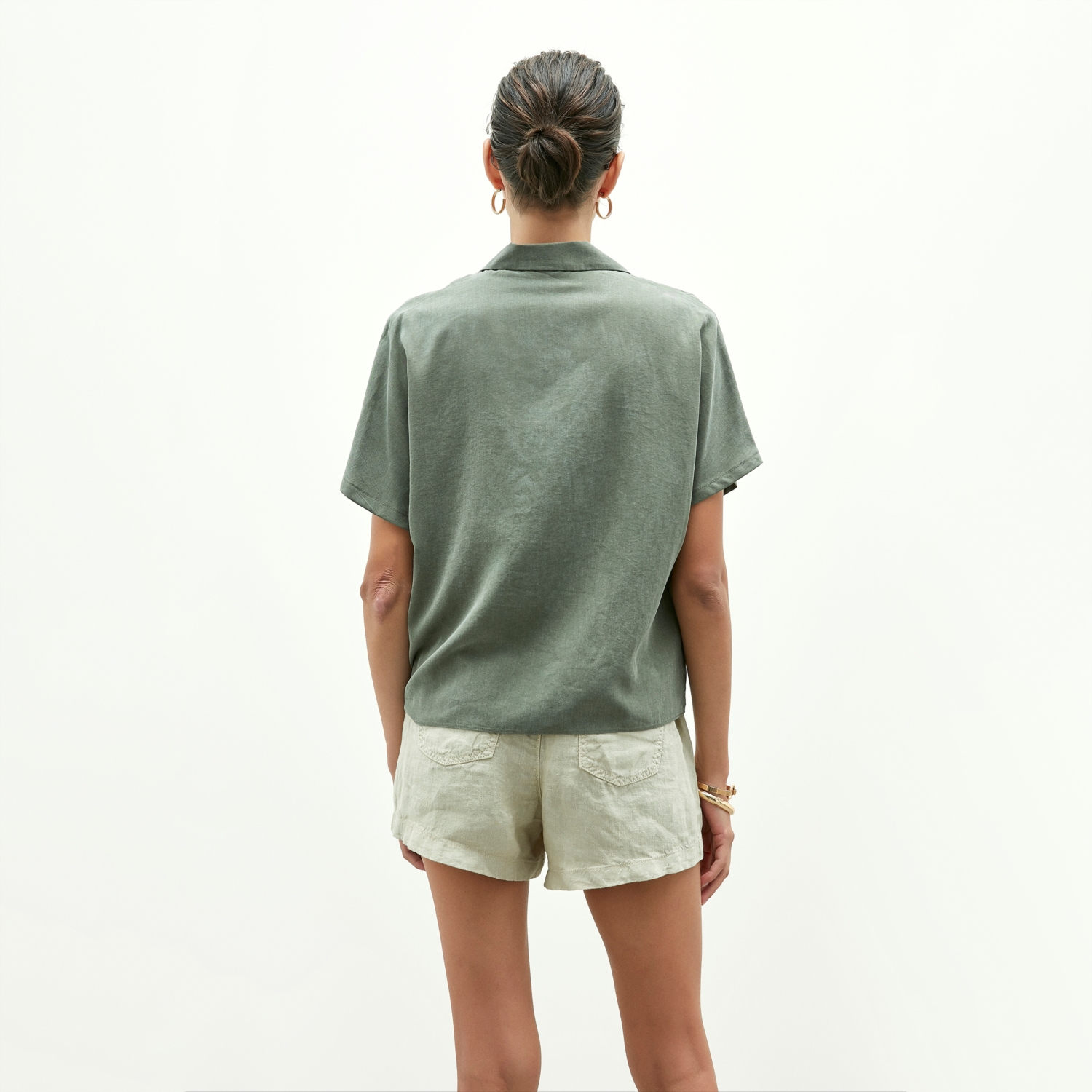 ÖNÜ FİYONKLU KISA KOLLU REGULAR GÖMLEK