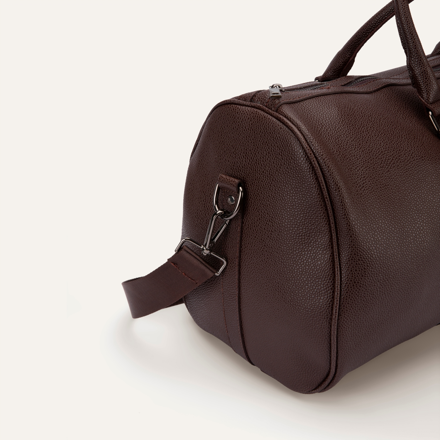 ASKILI SEYAHAT ÇANTASI