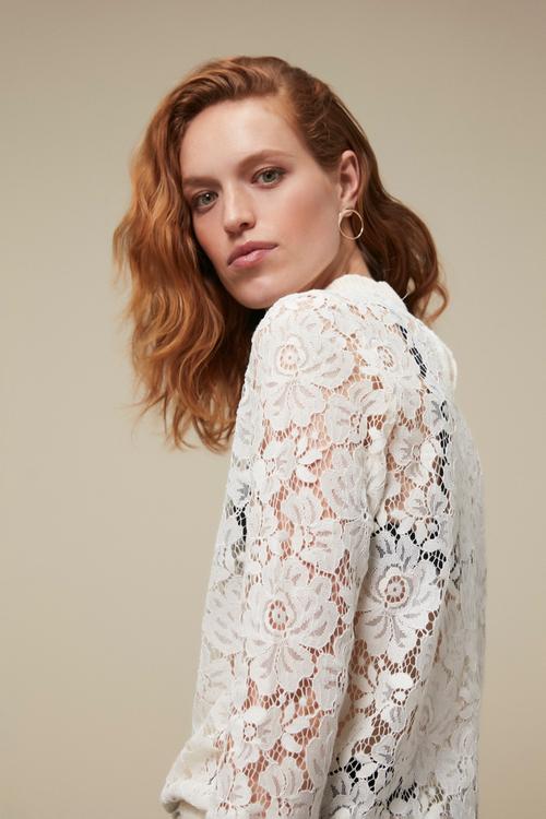  DANTELLİ UZUN KOL BLUZ