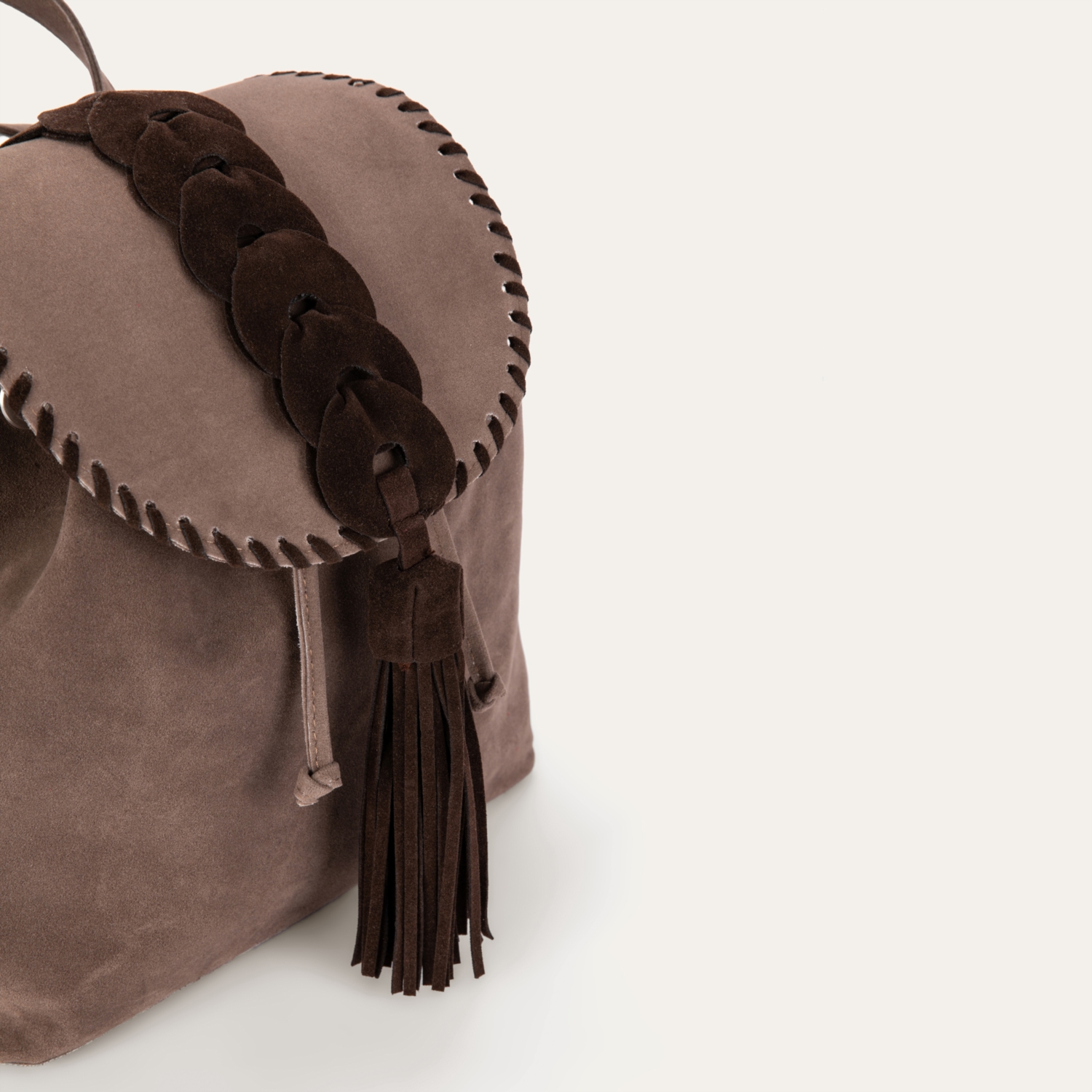 PÜSKÜL DETAYLI SIRT  ÇANTASI