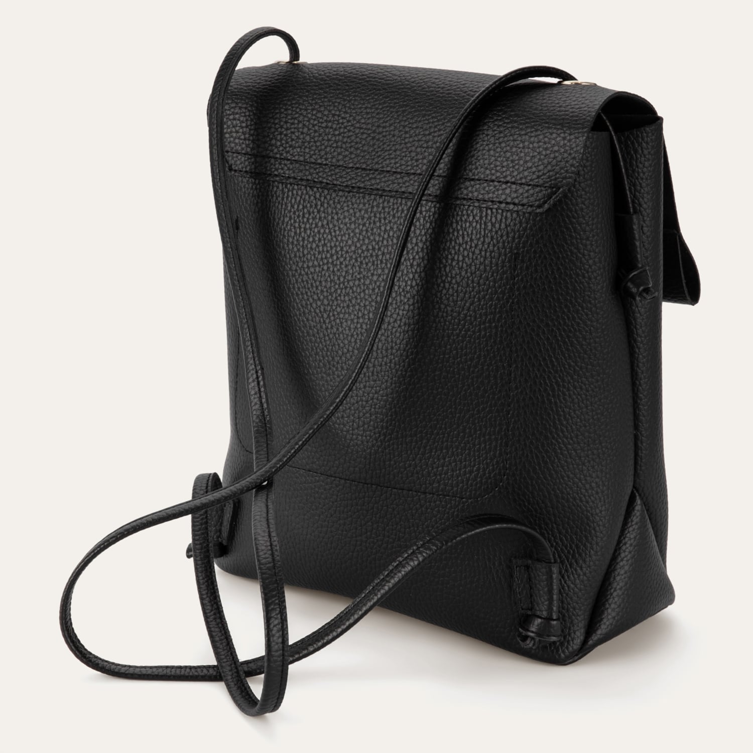 İNCE İPLİ SIRT ÇANTASI