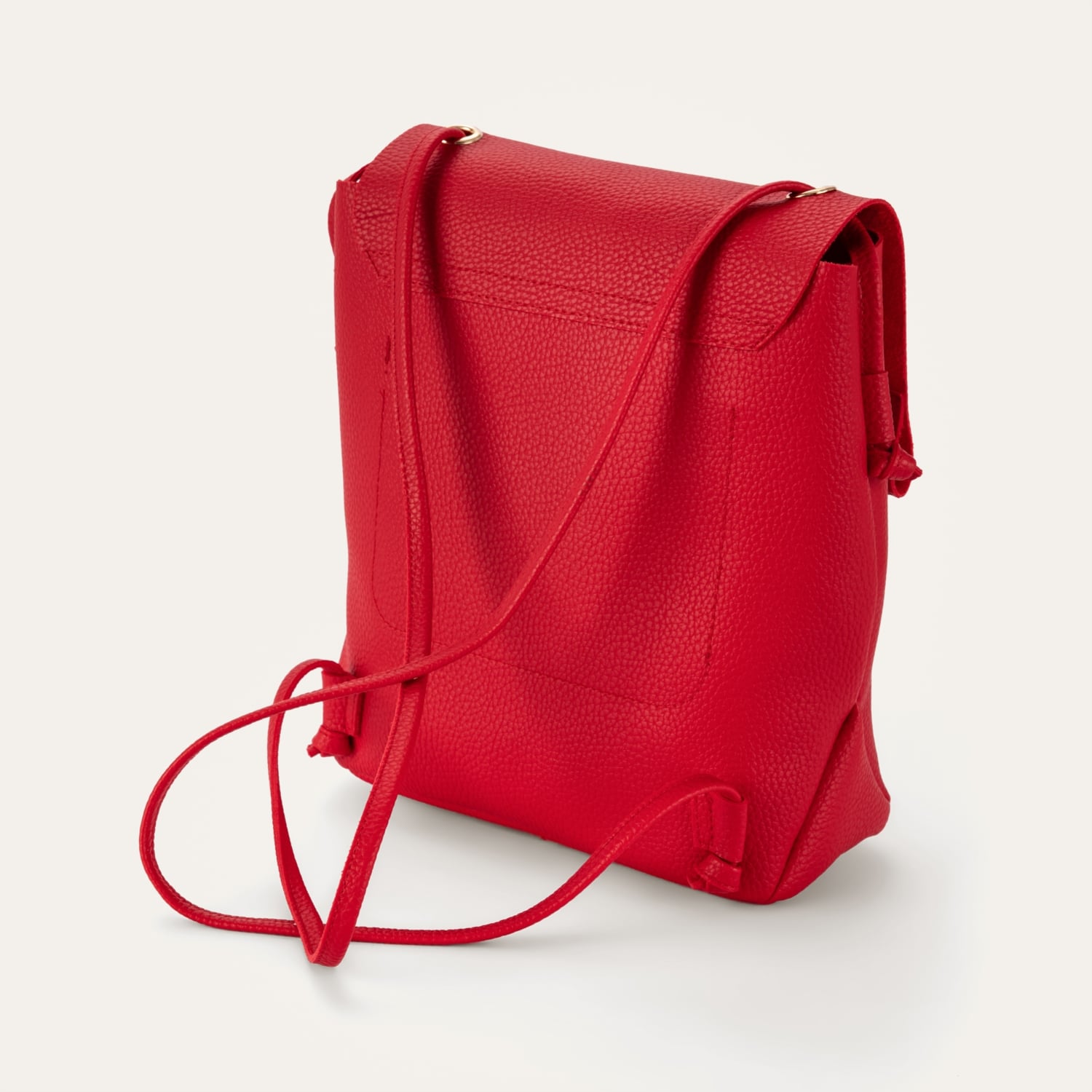 İNCE İPLİ SIRT ÇANTASI