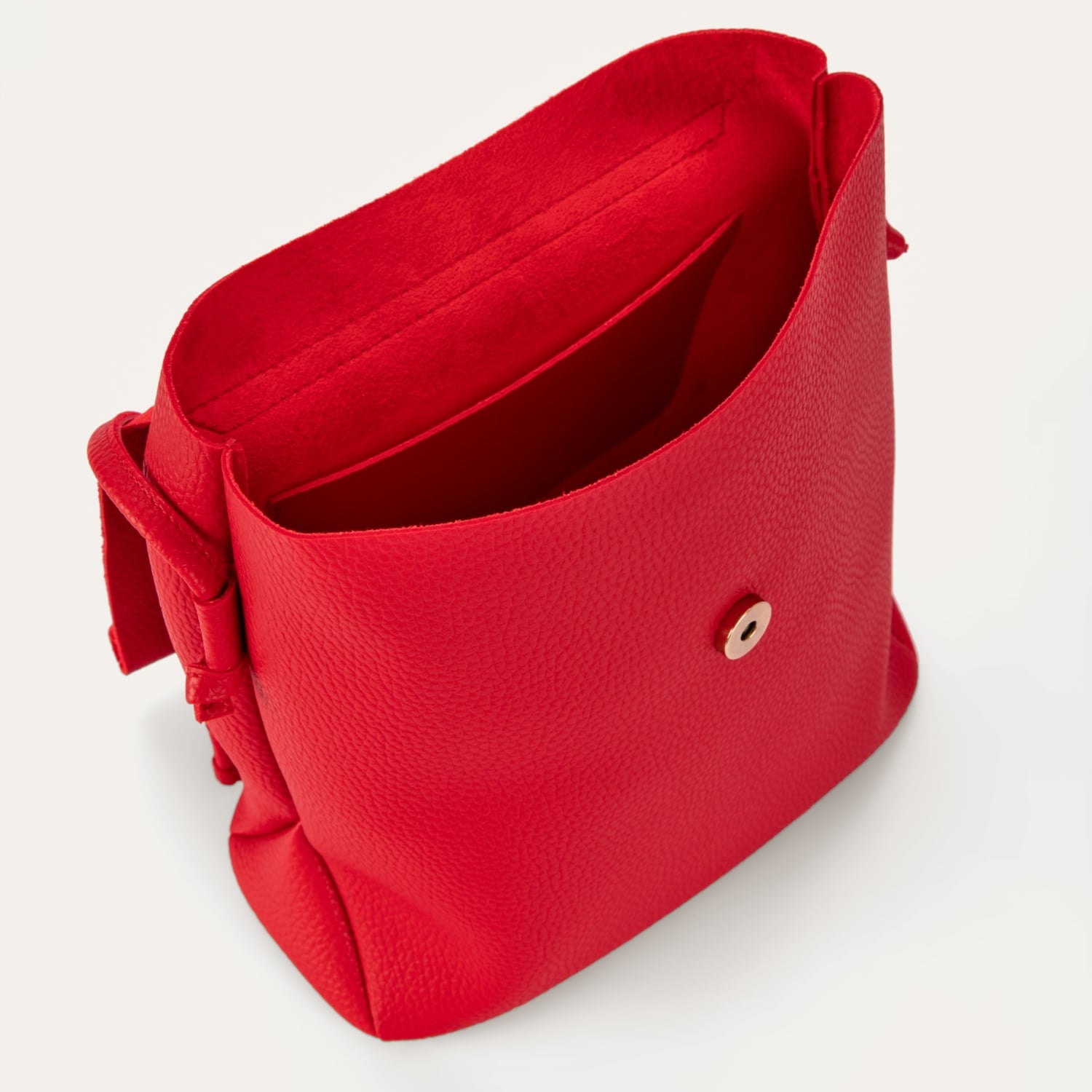 İNCE İPLİ SIRT ÇANTASI