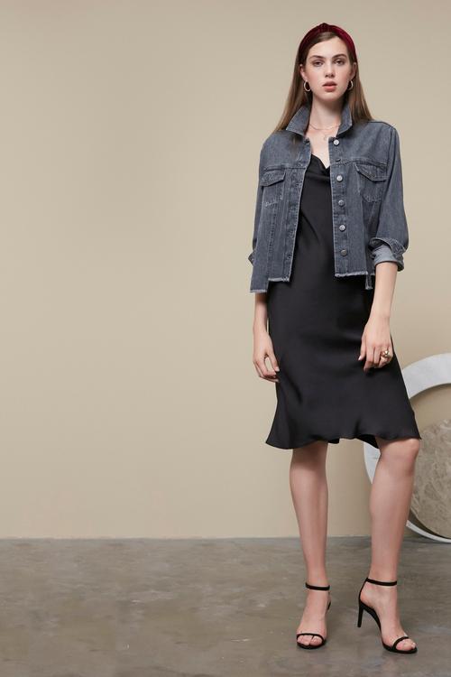  PÜSKÜL DETAYLI JEAN CEKET