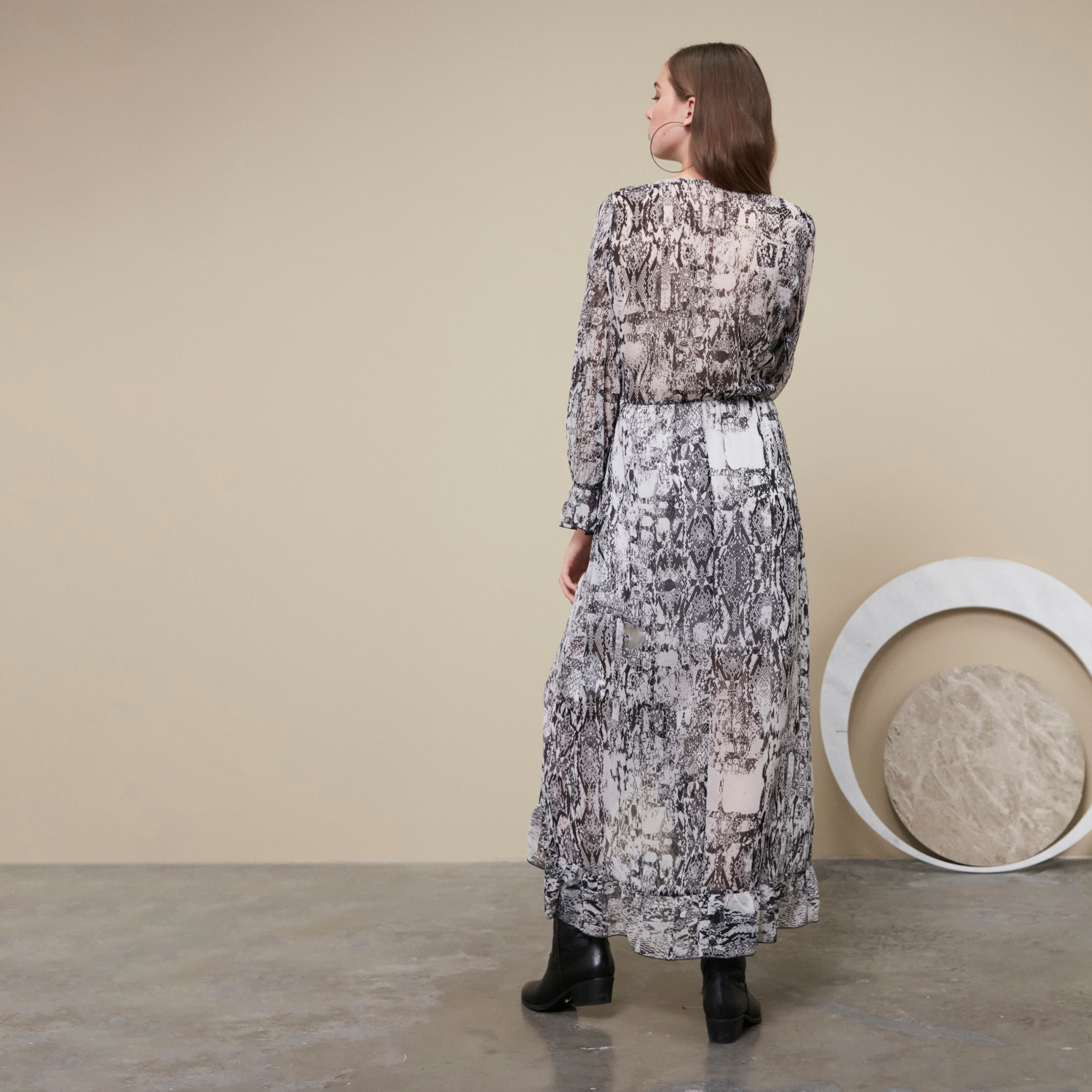 YILAN DERİSİ DESENLİ MAXI ELBİSE