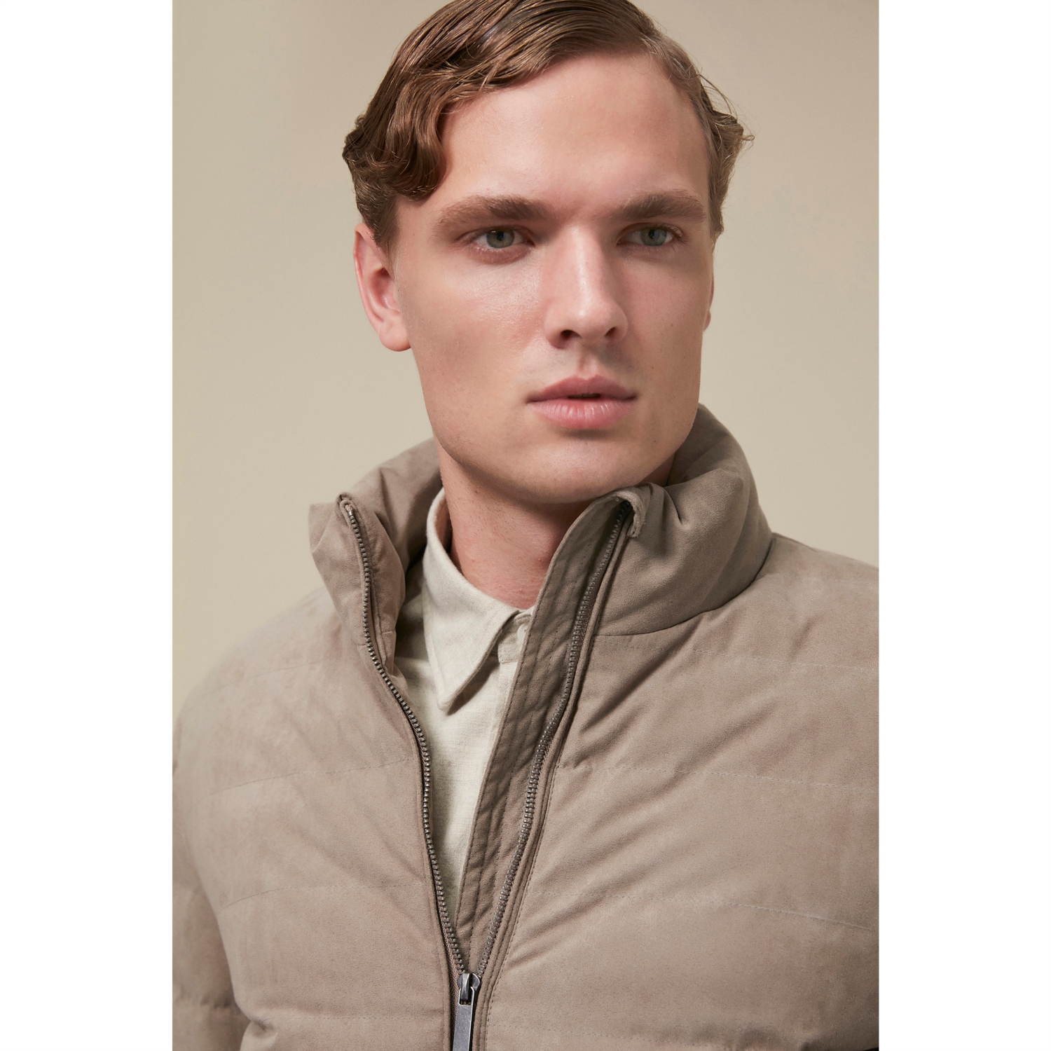 DİK YAKA KAPİTONELİ MONT