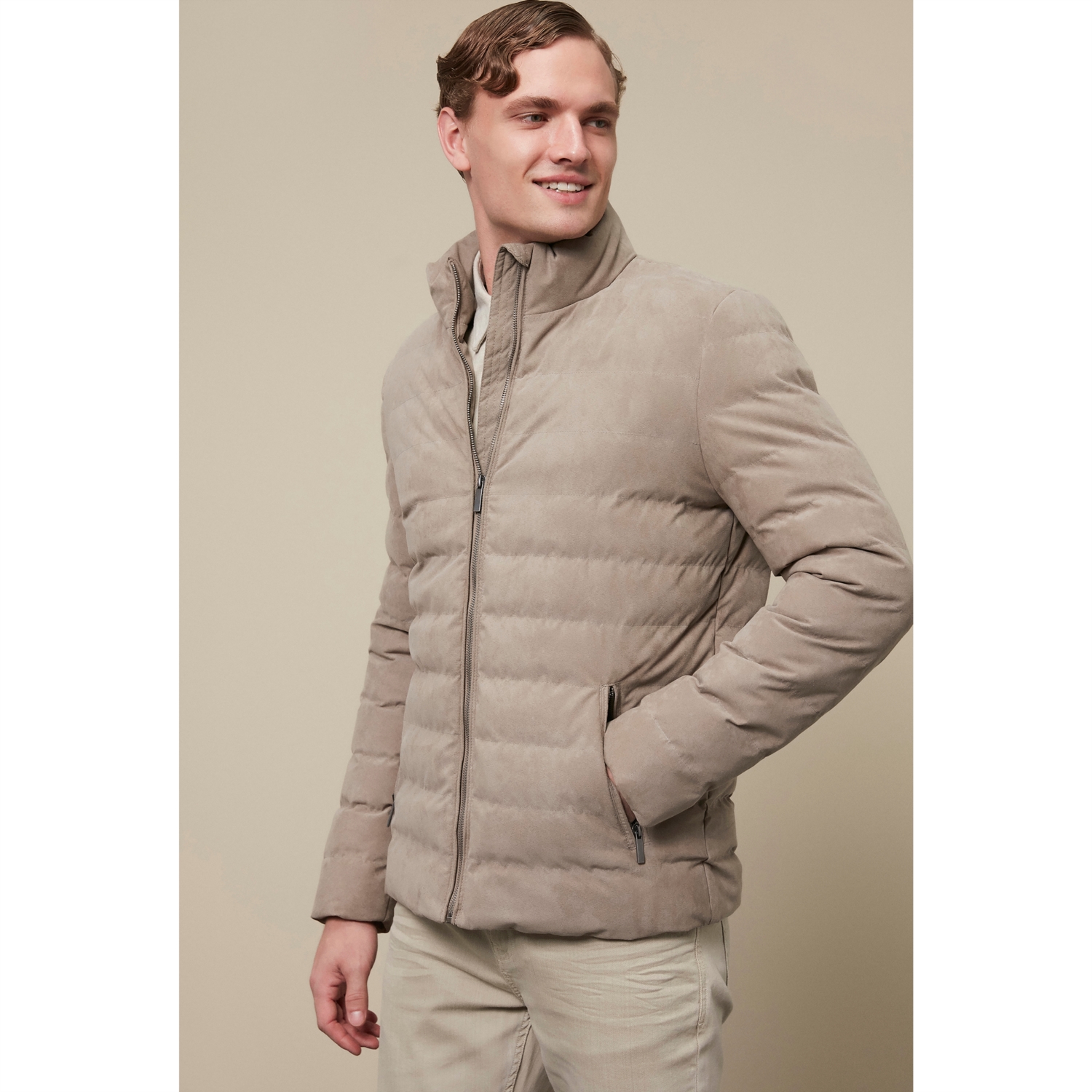 DİK YAKA KAPİTONELİ MONT