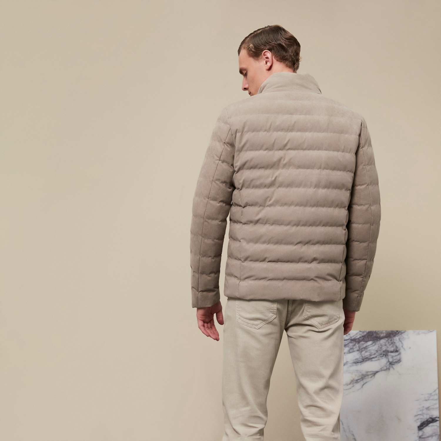 DİK YAKA KAPİTONELİ MONT