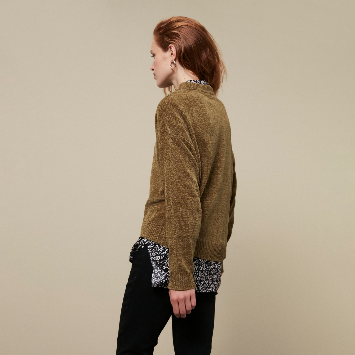 BİSİKLET YAKA ŞÖNİL DOKULU KAZAK