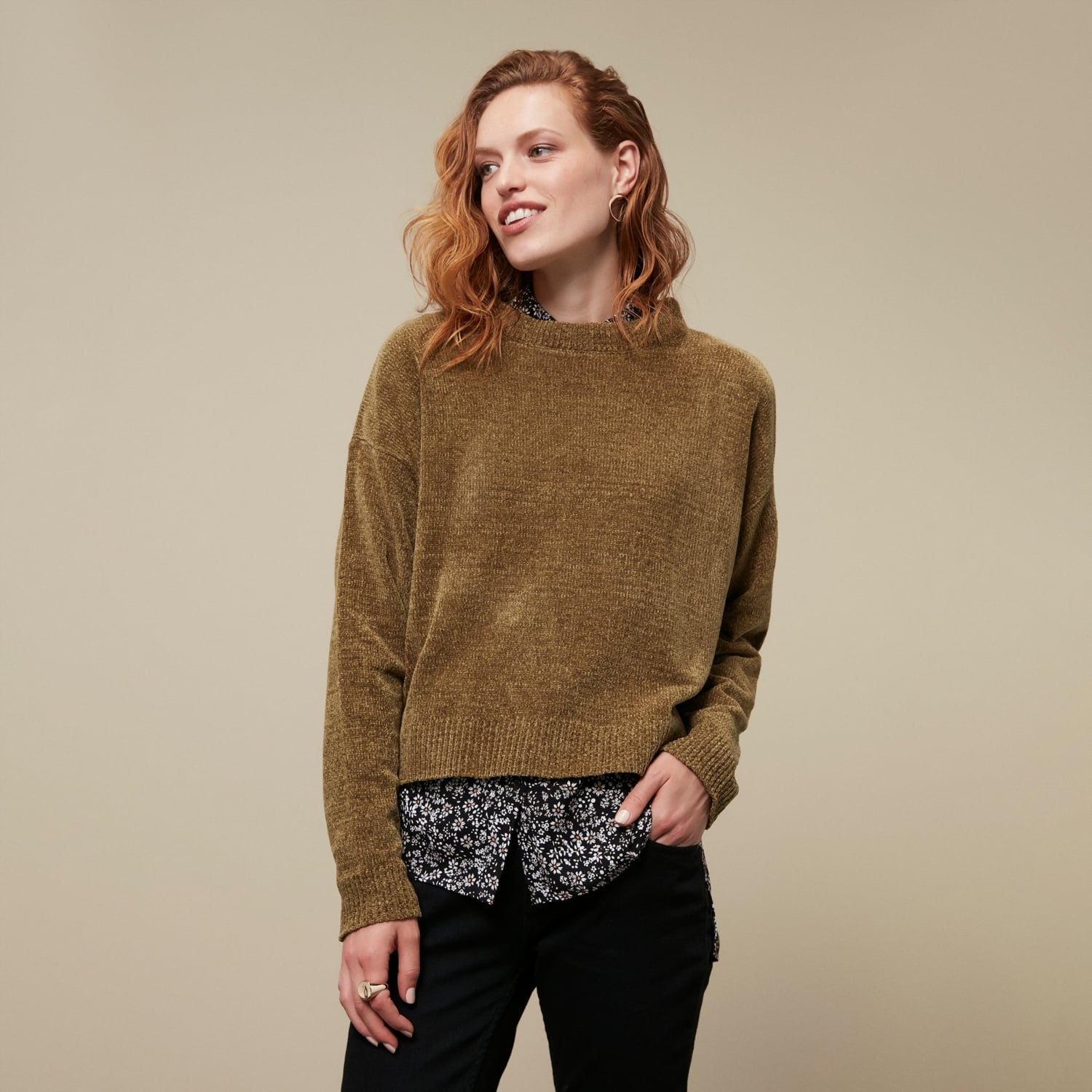 BİSİKLET YAKA ŞÖNİL DOKULU KAZAK