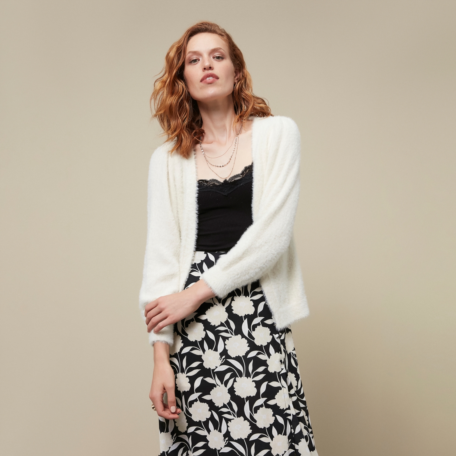 TÜYLÜ TRİKO HIRKA