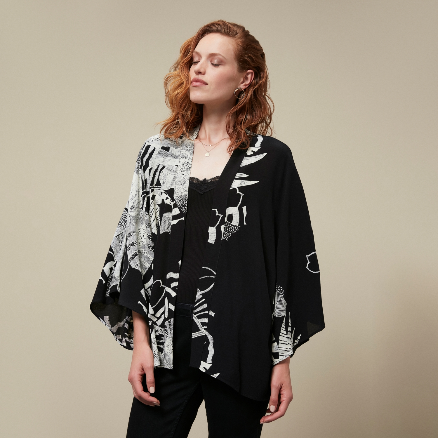 BASKILI KİMONO CEKET