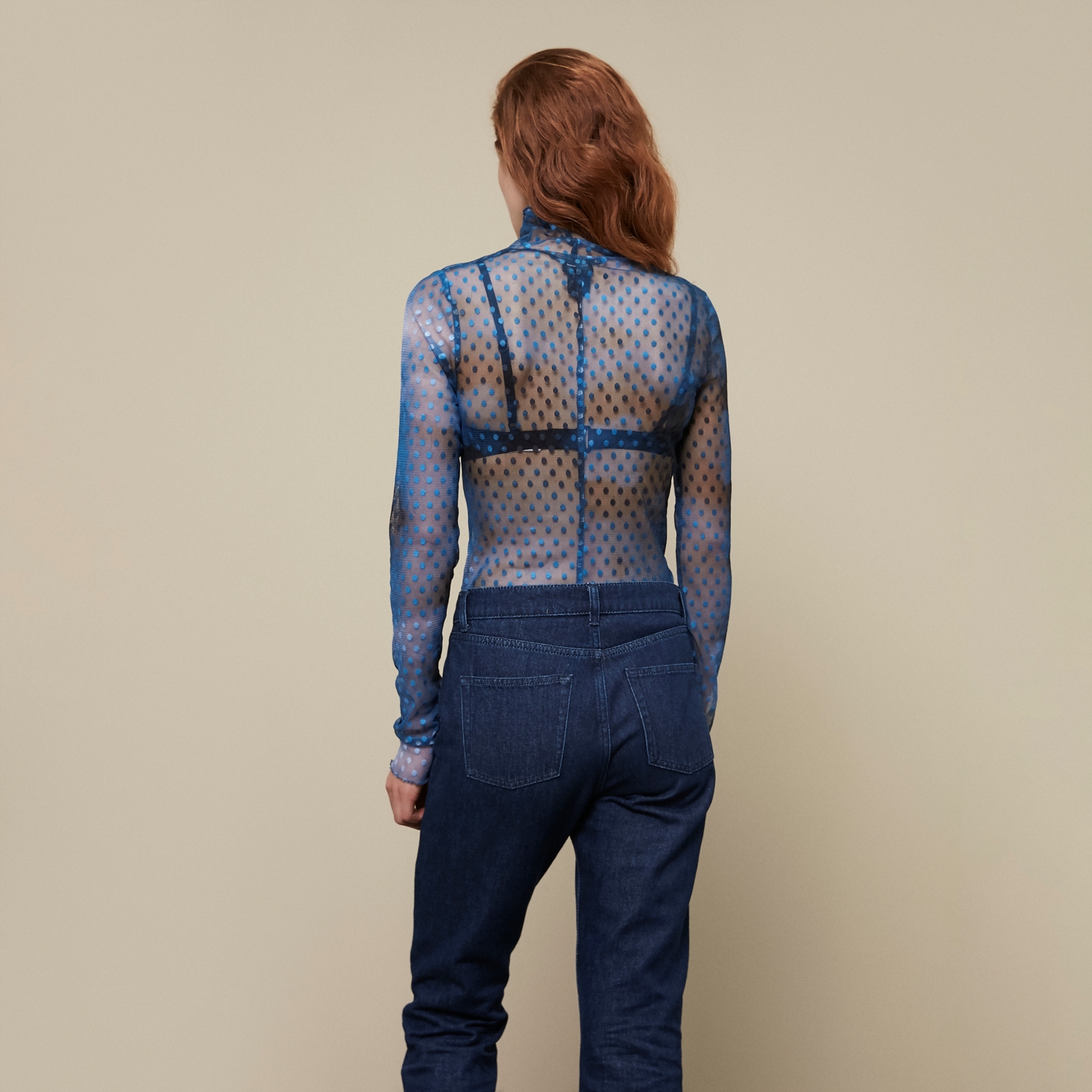 DİK YAKA BASKILI TRANSPARAN BLUZ