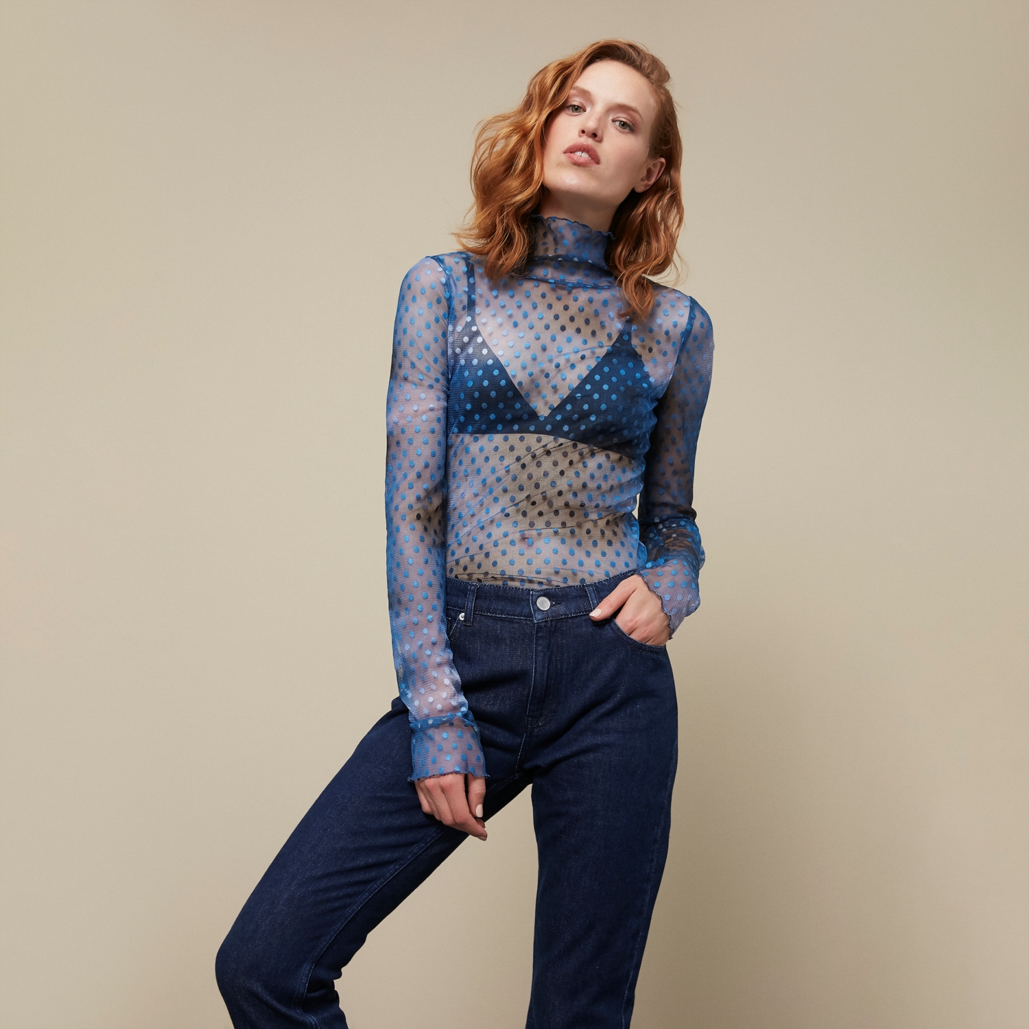 DİK YAKA BASKILI TRANSPARAN BLUZ