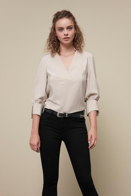  DERİN V YAKA BLUZ