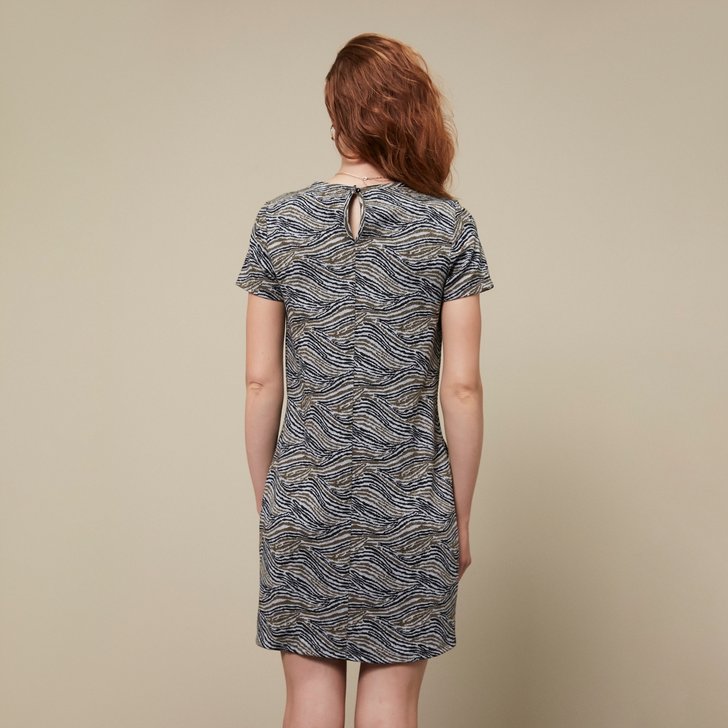 DESENLİ MİNİ DAR ELBİSE