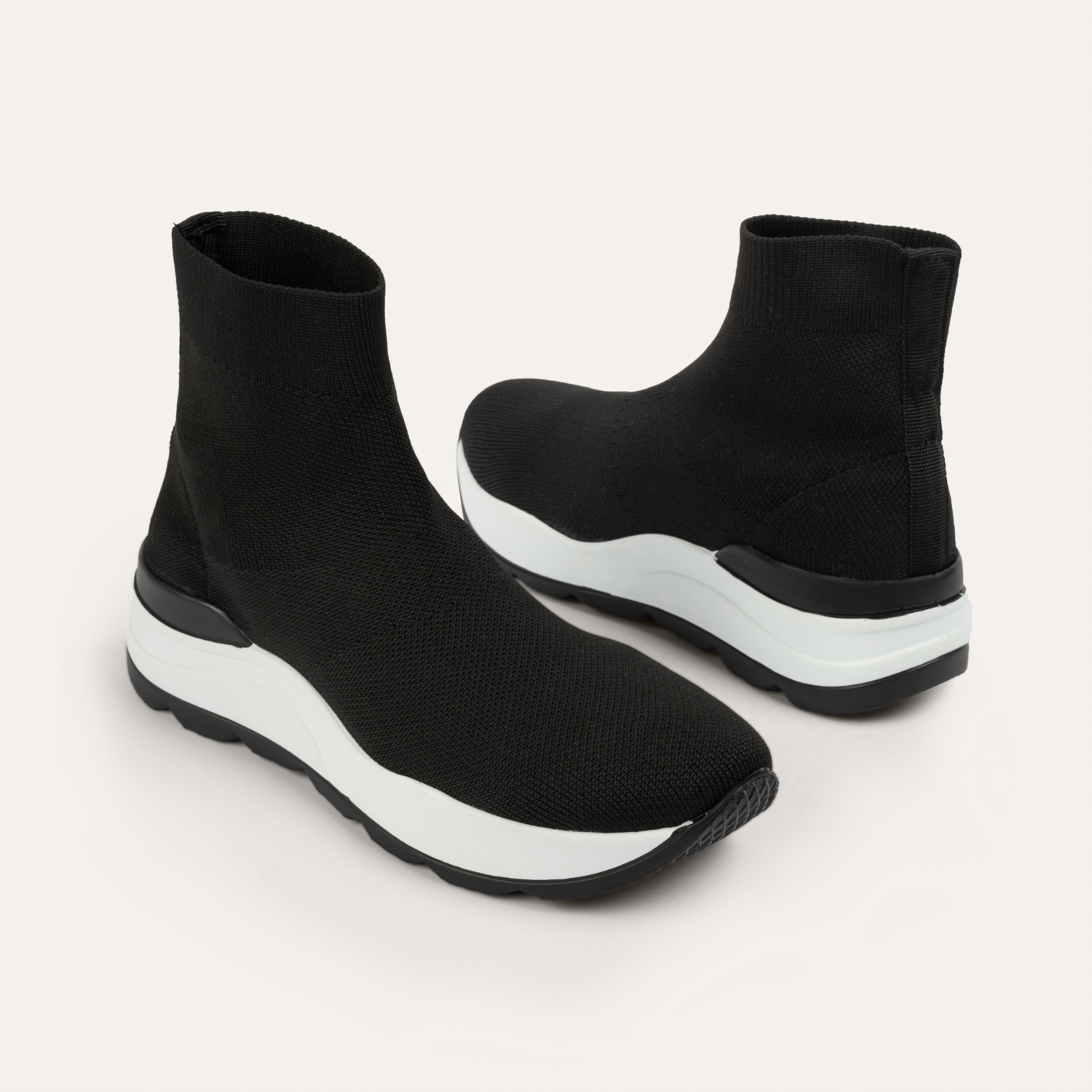 ÇORAP TİPİ YÜKSEK BİLEKLİ SPOR AYAKKABI