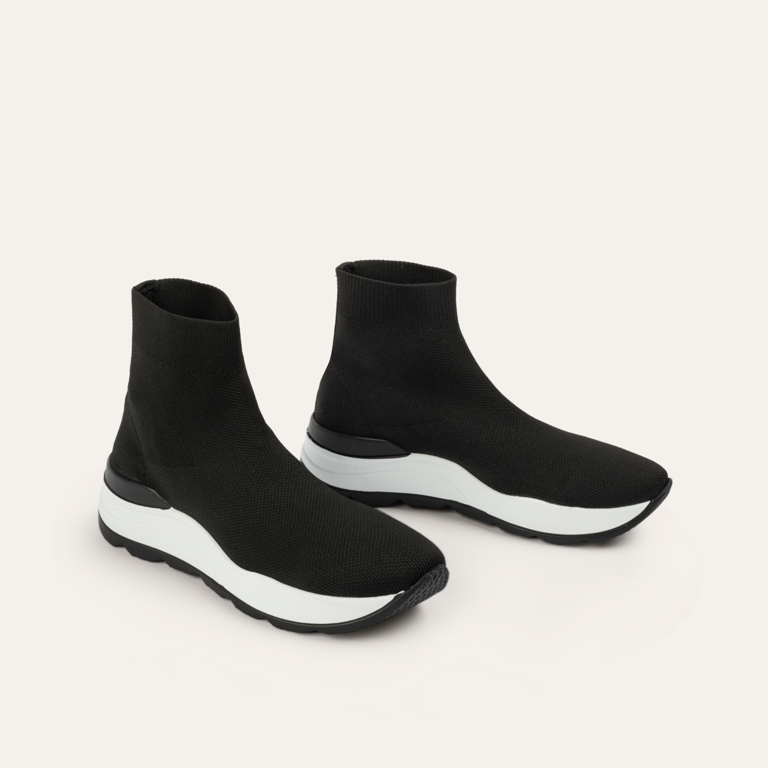 ÇORAP TİPİ YÜKSEK BİLEKLİ SPOR AYAKKABI