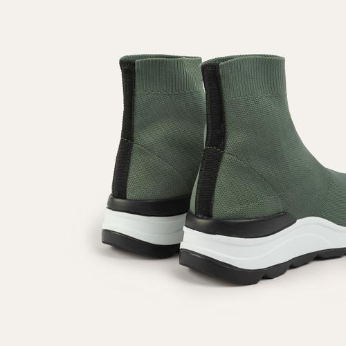  ÇORAP TİPİ YÜKSEK BİLEKLİ SPOR AYAKKABI