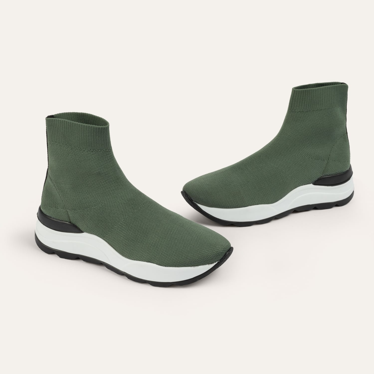 ÇORAP TİPİ YÜKSEK BİLEKLİ SPOR AYAKKABI