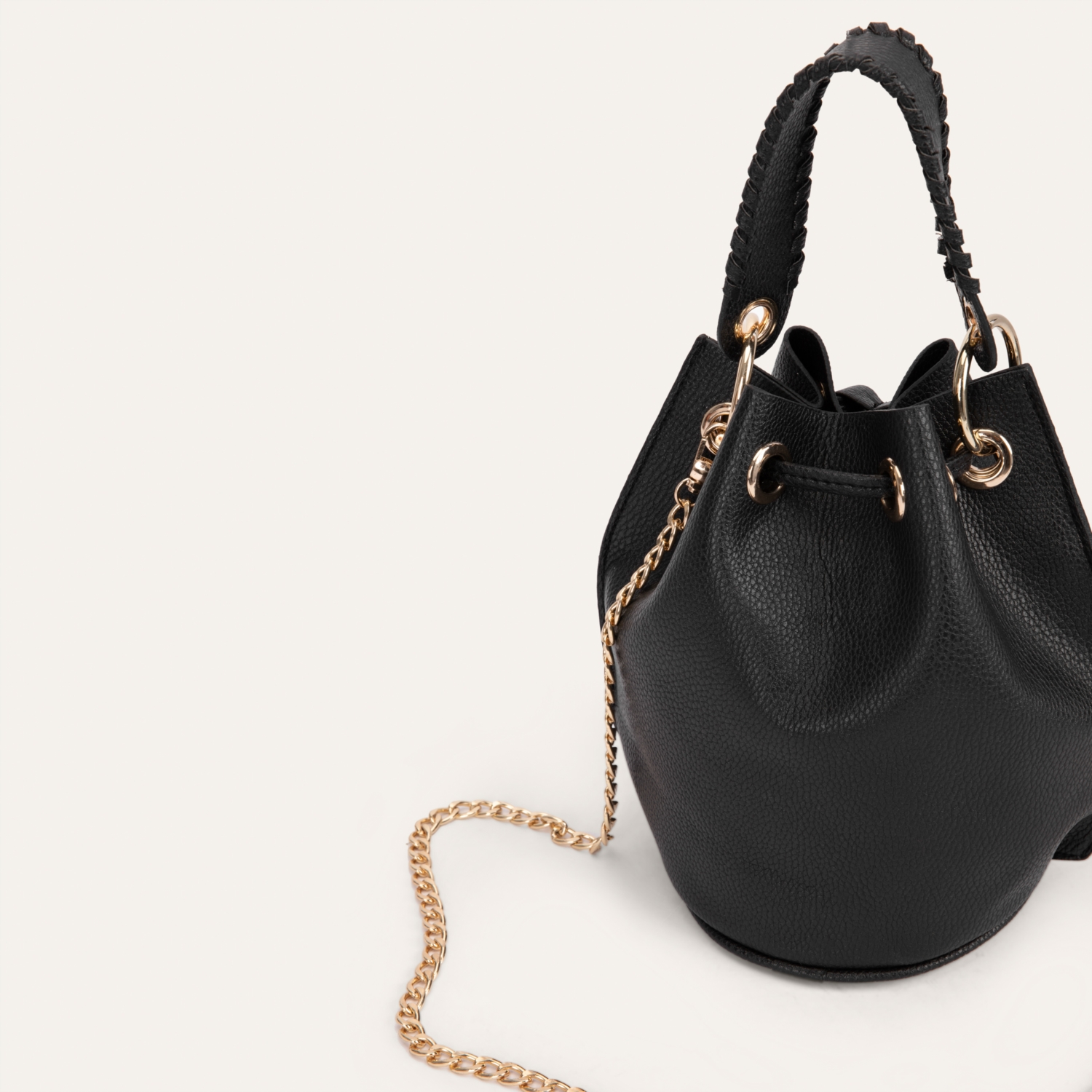 ZİNCİRLİ ÇAPRAZ ÇANTA