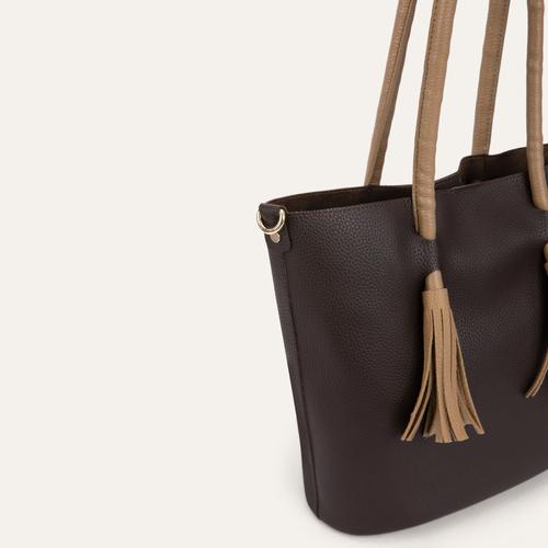  PÜSKÜLLÜ OMUZ ÇANTASI