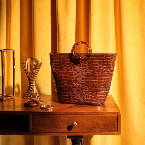  TİMSAH DERİSİ GÖRÜNÜMLÜ EL ÇANTASI