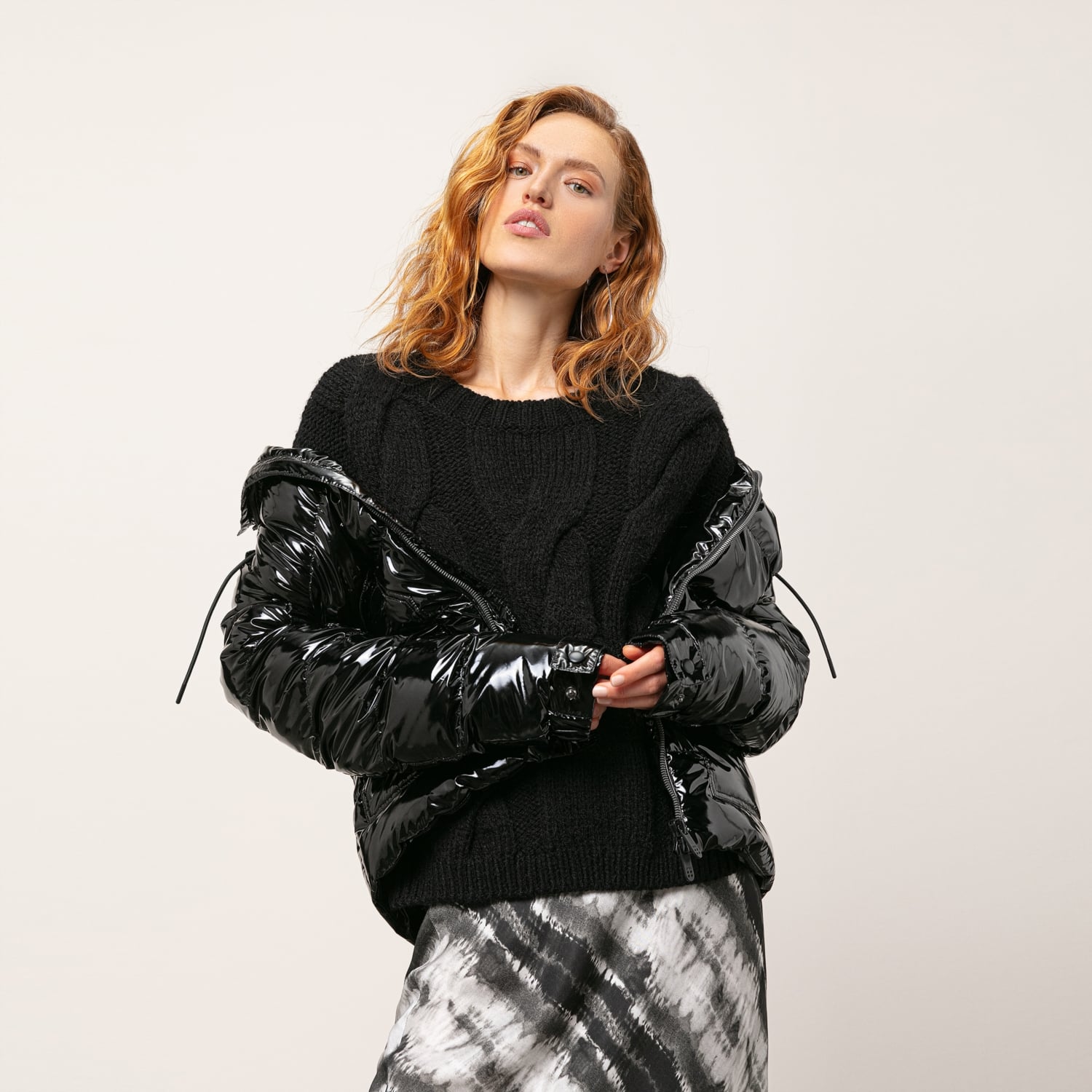 KAPÜŞONLU PARLAK PUFFER ŞİŞME MONT