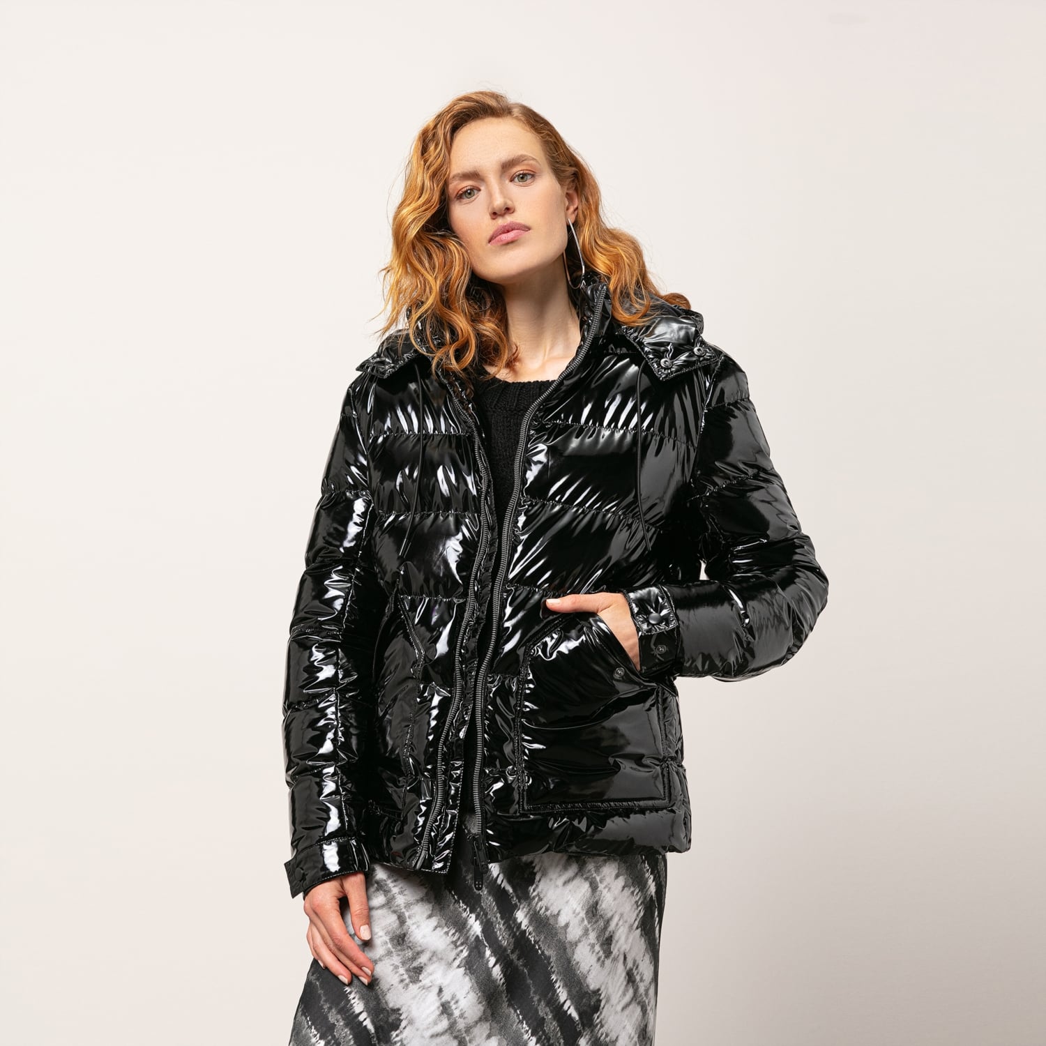 KAPÜŞONLU PARLAK PUFFER ŞİŞME MONT