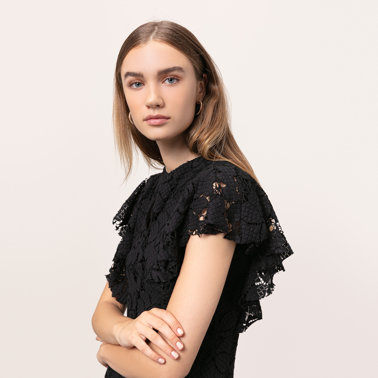 ÇİÇEK DESENLİ DANTELLİ MİDİ ELBİSE