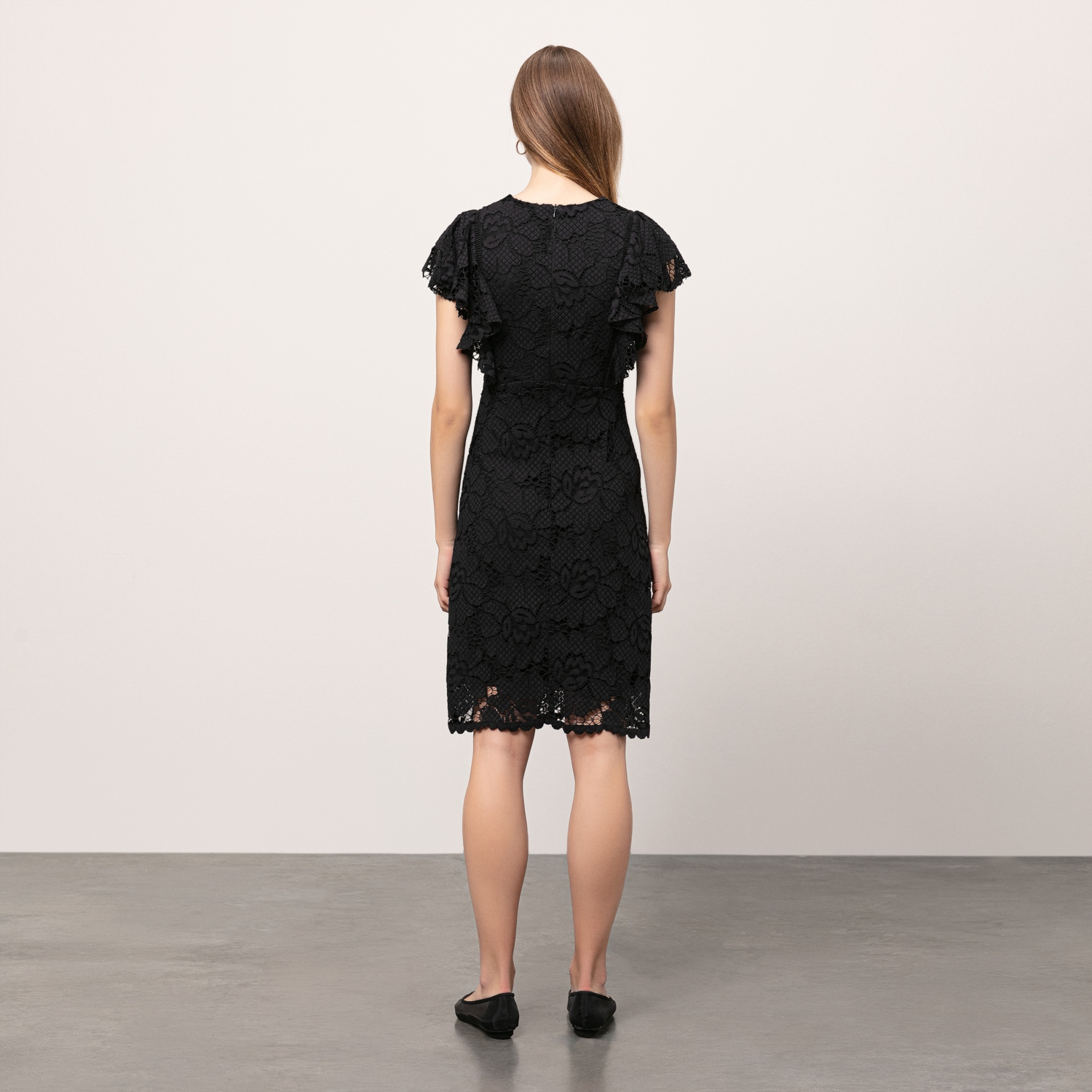 ÇİÇEK DESENLİ DANTELLİ MİDİ ELBİSE