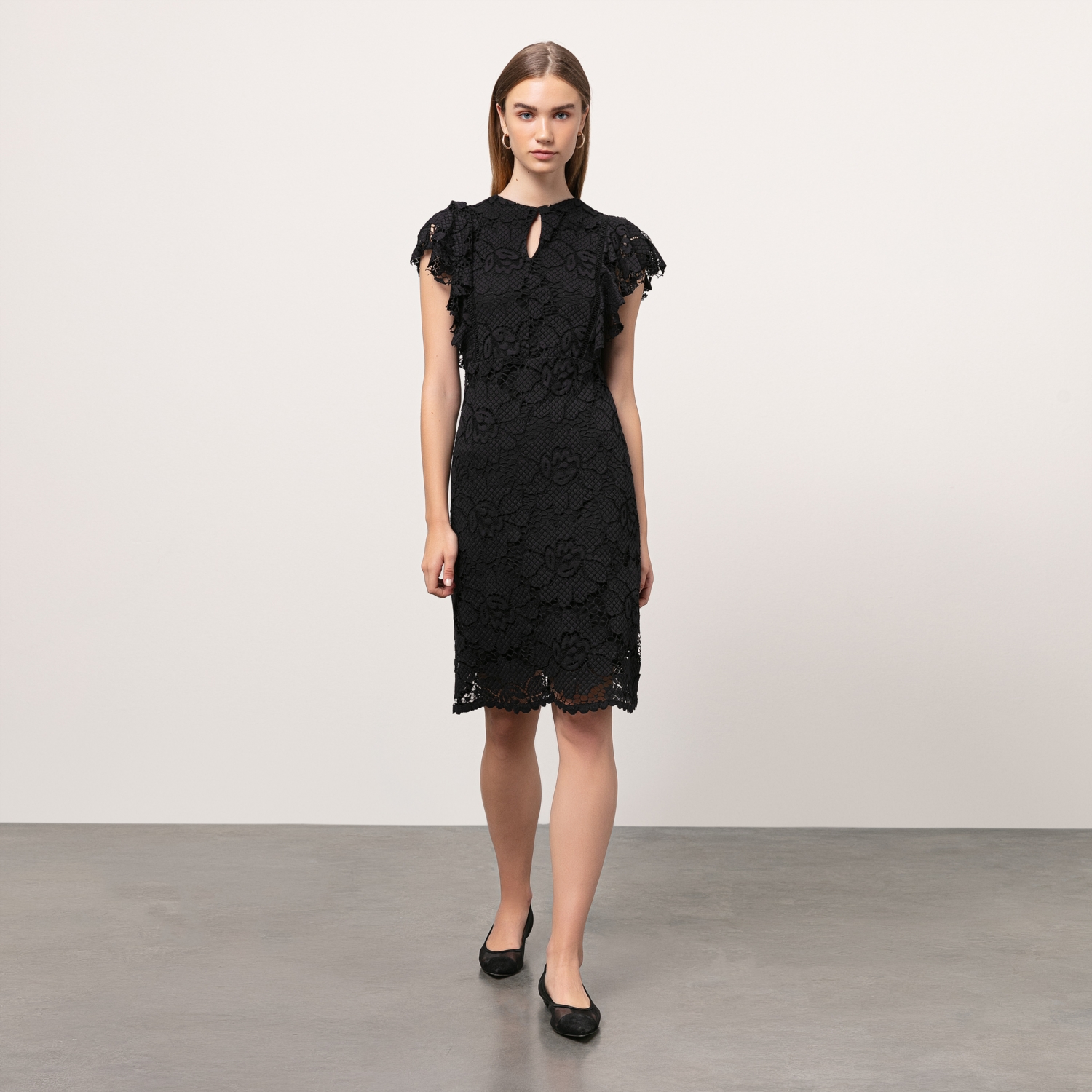 ÇİÇEK DESENLİ DANTELLİ MİDİ ELBİSE