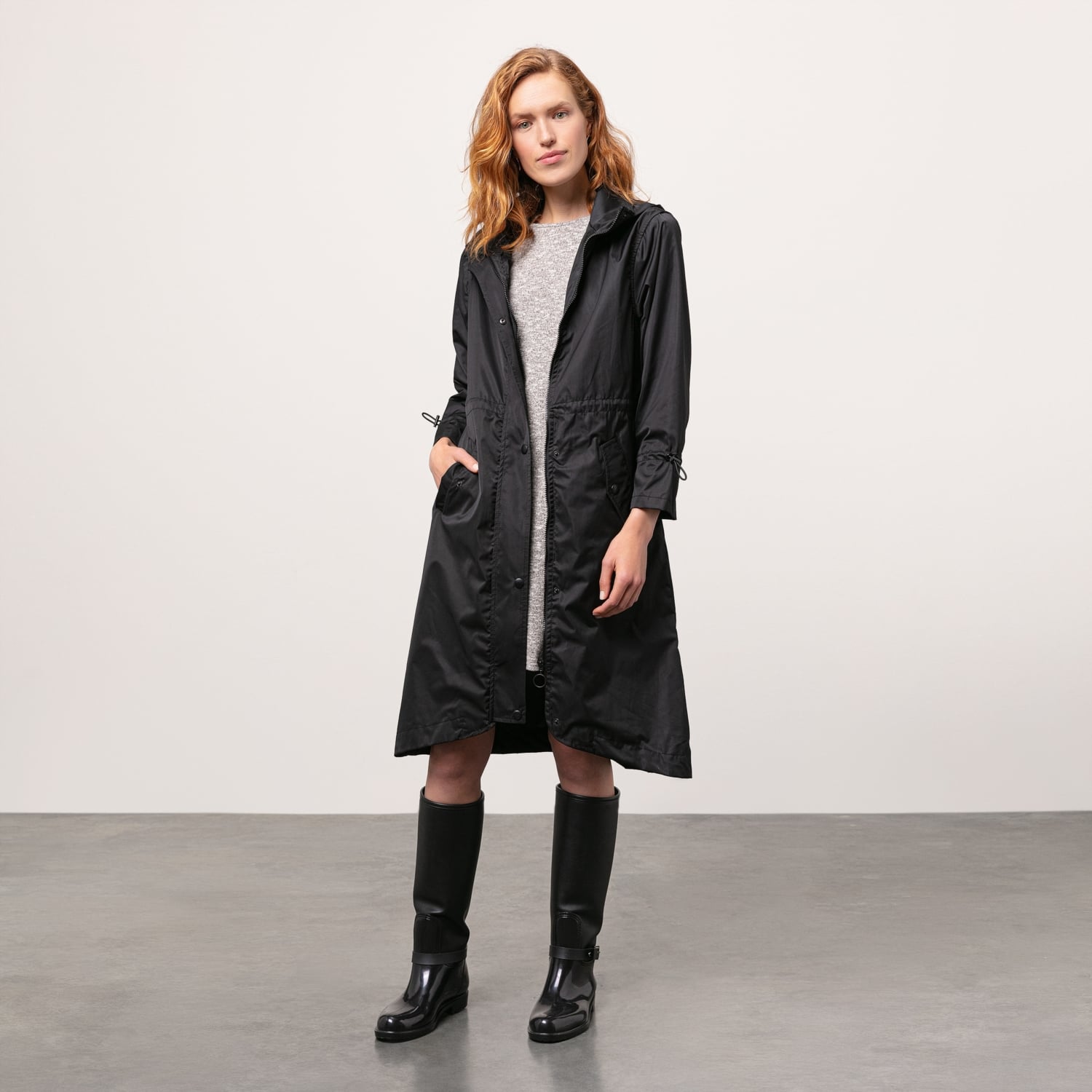 KAPÜŞONLU UZUN YAĞMURLUK